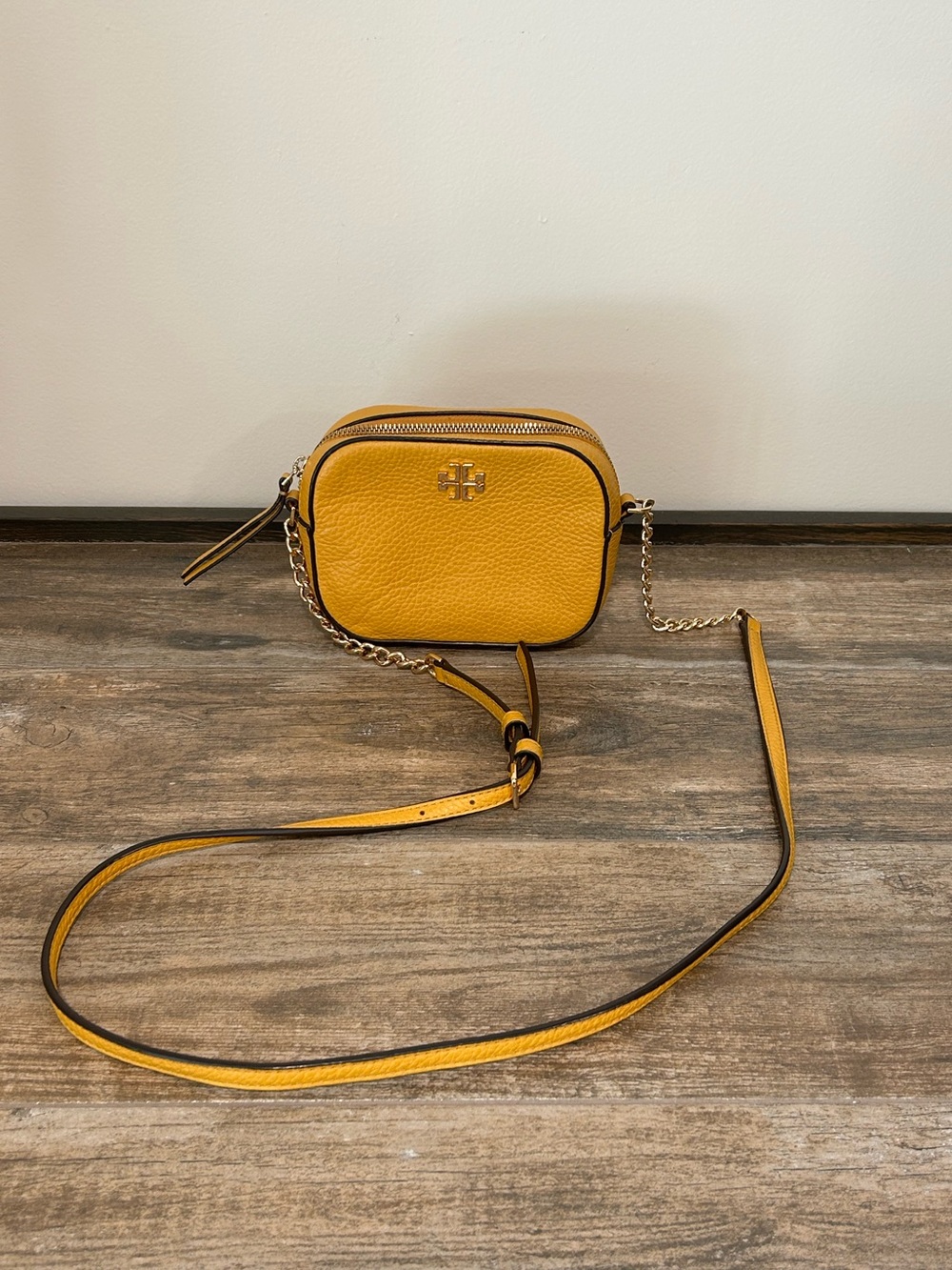 Tory Burch Mini Yellow Crossbody Bag Purse made in India. Gold tone hardware